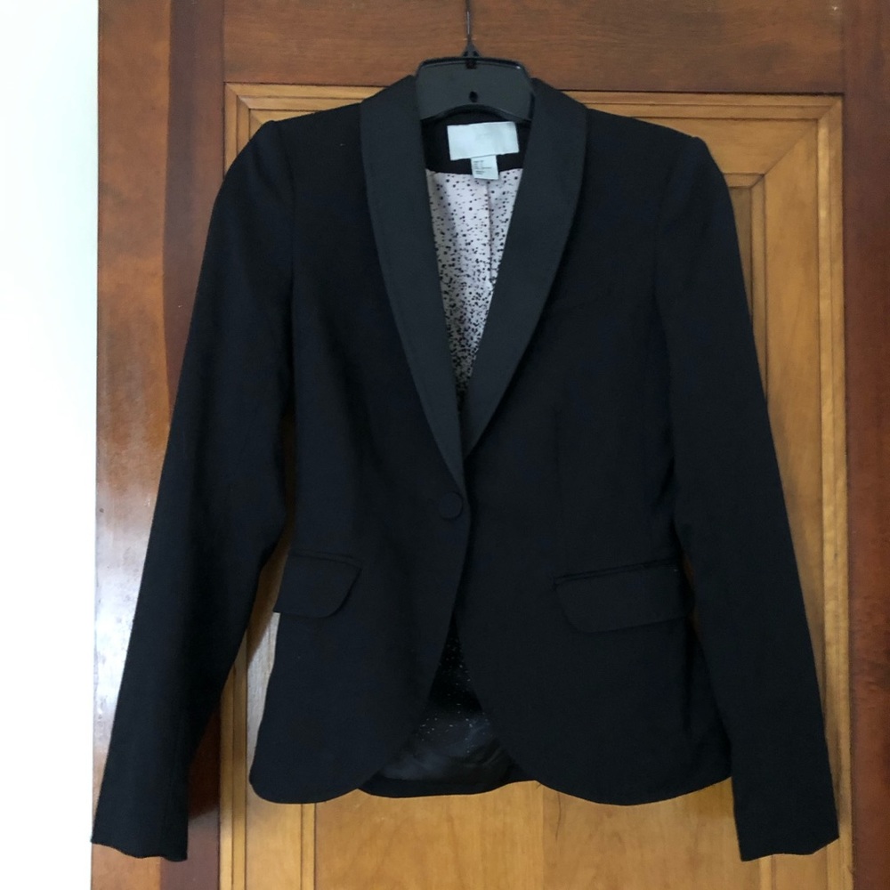 Black classic blazer.